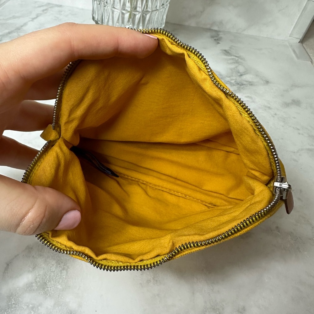 🔥 HERMES YELLOW COSMETIC/ TROUSSE BOLIDE TOILETRIES POUCH 🔥 - Picture 6 of 9